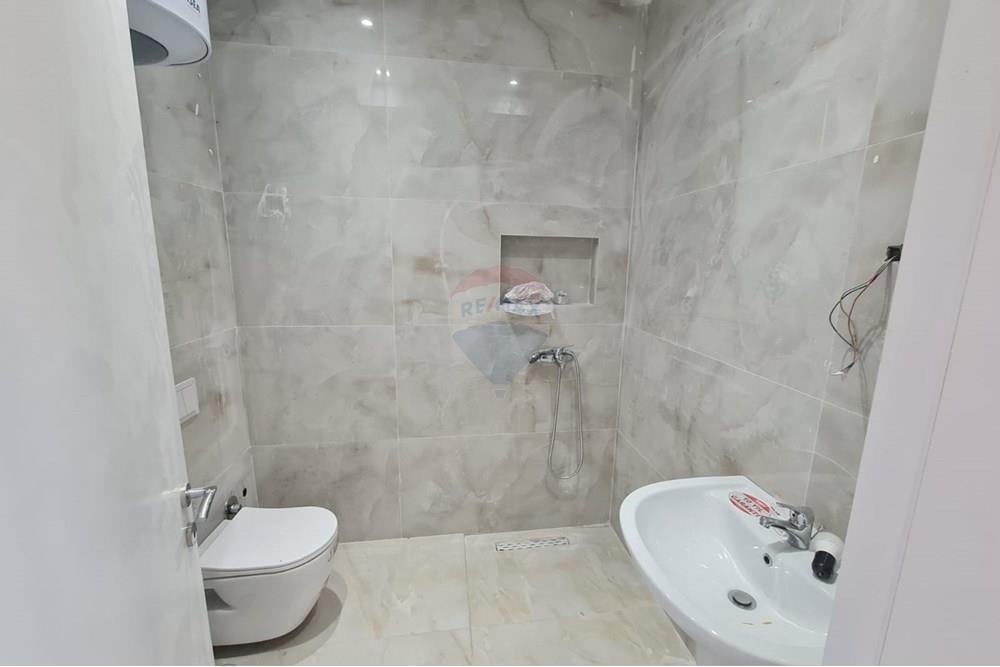 Apartament per qira , 1+1, per zyra