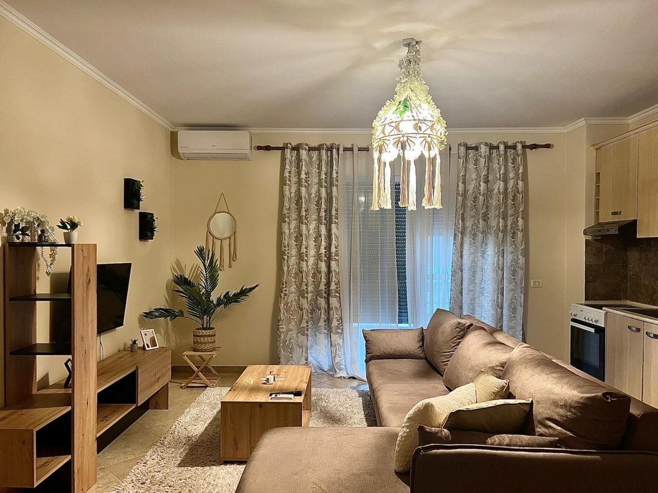 Jepet me qera apartament 2+1 per Airbnb ose banim ne Tirane