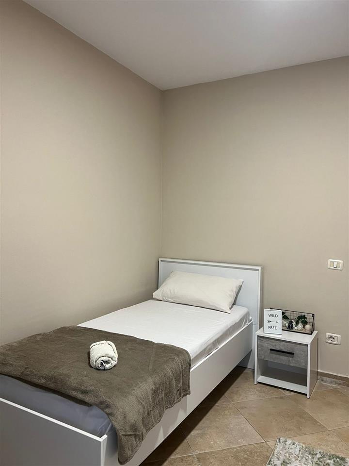 Jepet me qera apartament 2+1 per Airbnb ose banim ne Tirane