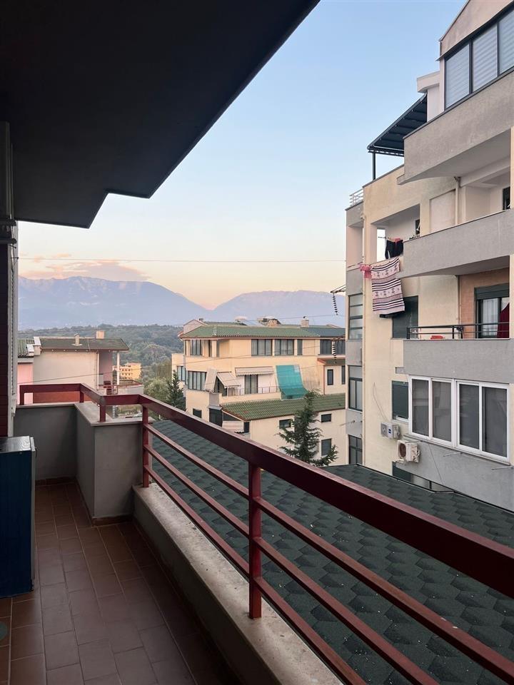 Jepet me qera apartament 2+1 per Airbnb ose banim ne Tirane