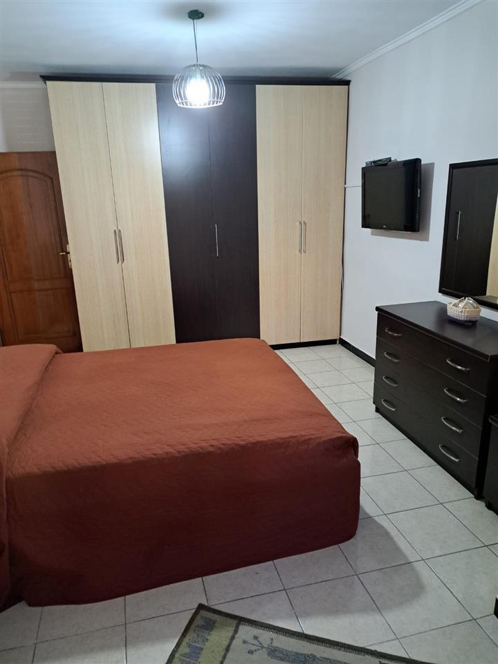 QERA – Ali Demi – 2 + 1 – E Mobiluar