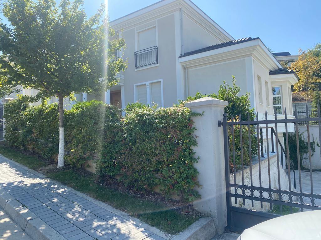 Qera, Vilë, Rezidenca ”Rolling Hills”, Tiranë