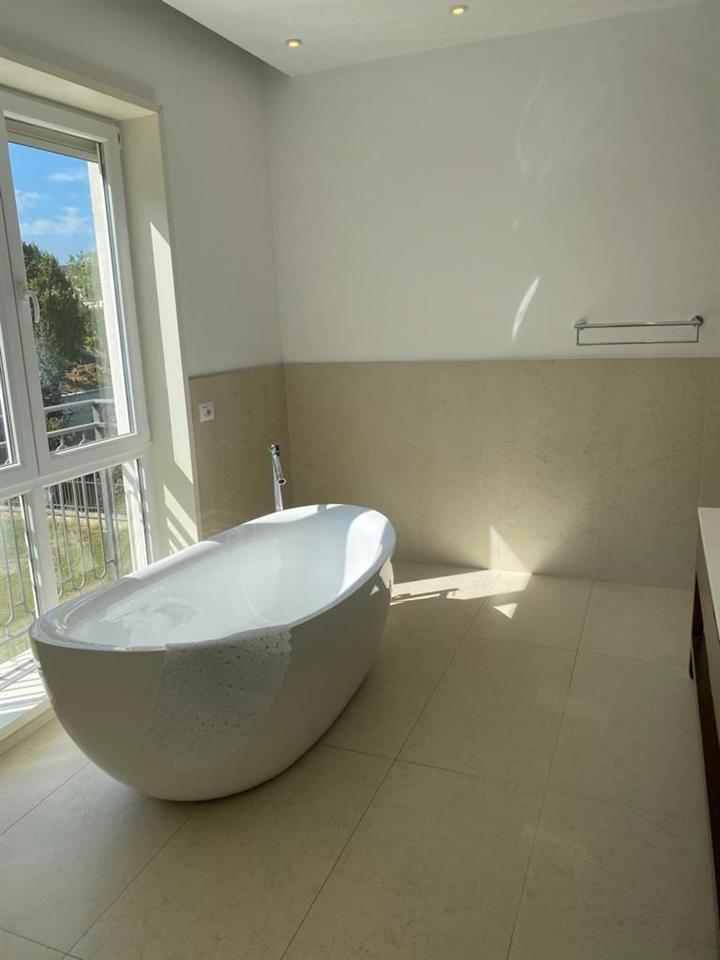 Qera, Vilë, Rezidenca ”Rolling Hills”, Tiranë