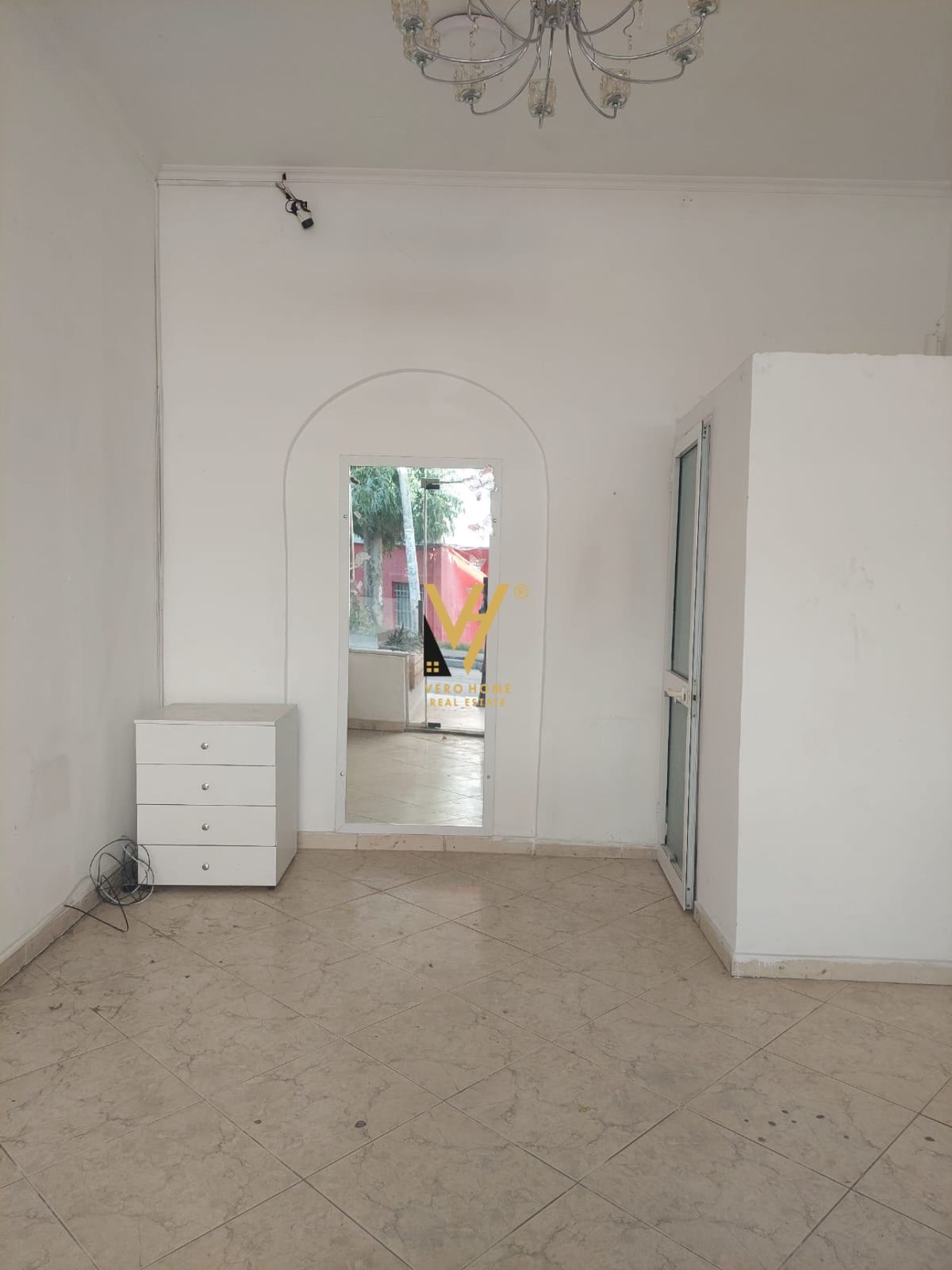 DYQAN 30 M2 ME QERA TE QYTETI STUDENTI 25.000 LEKE