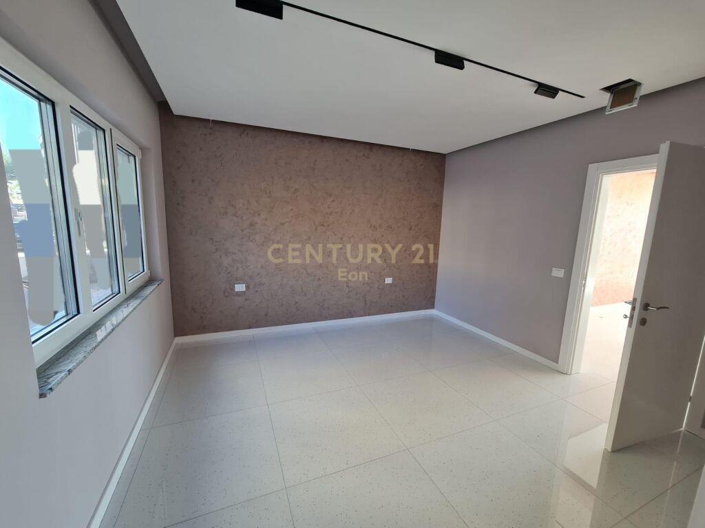 SHITET SUPER APARTAMENT 2+1+2 TE VILA E ZOGUT!