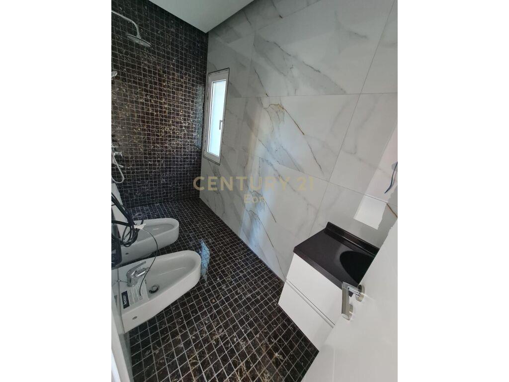 SHITET SUPER APARTAMENT 2+1+2 TE VILA E ZOGUT!