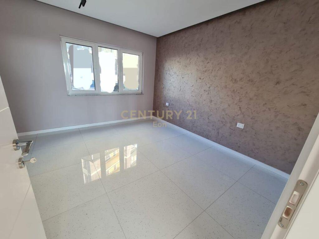 SHITET SUPER APARTAMENT 2+1+2 TE VILA E ZOGUT!