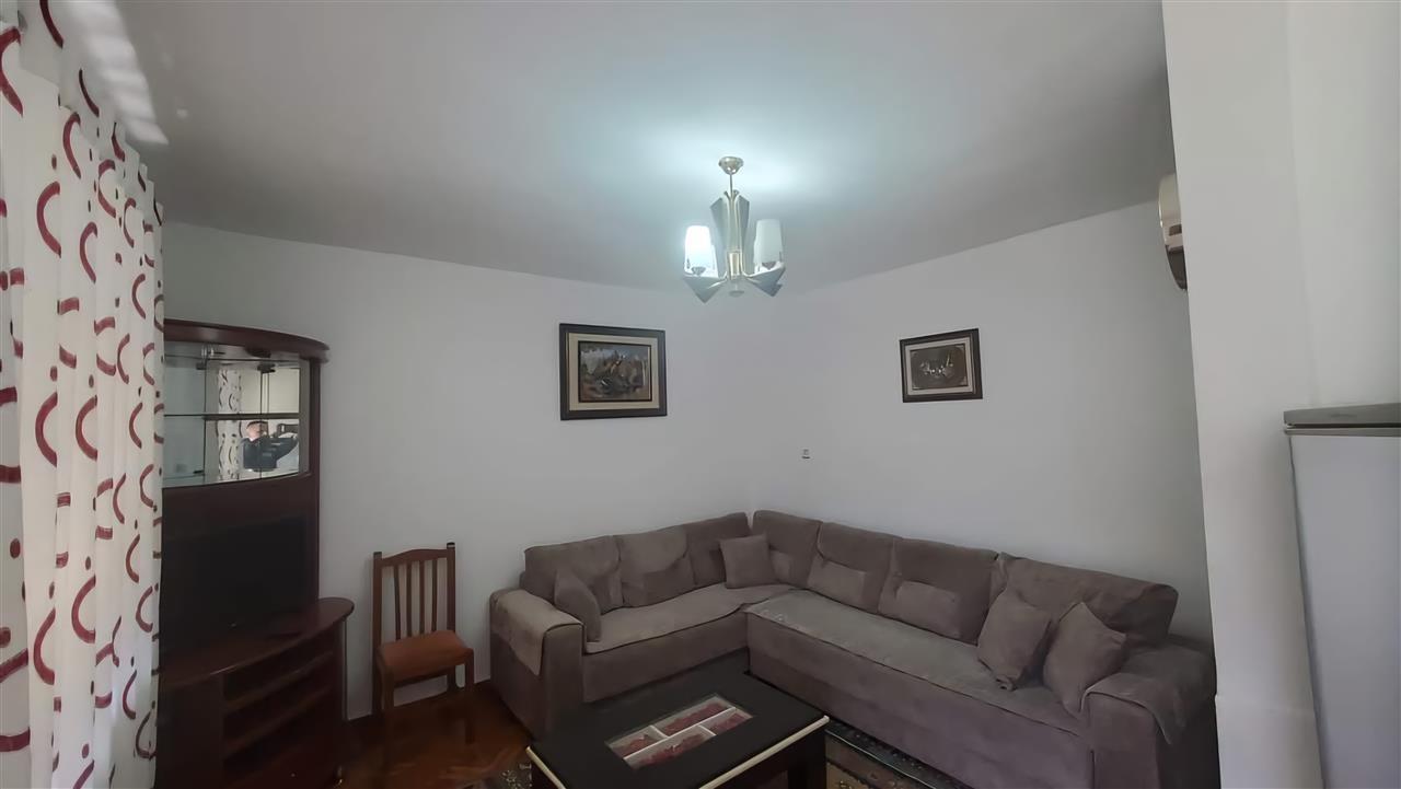 Leshohet me qera 1+1