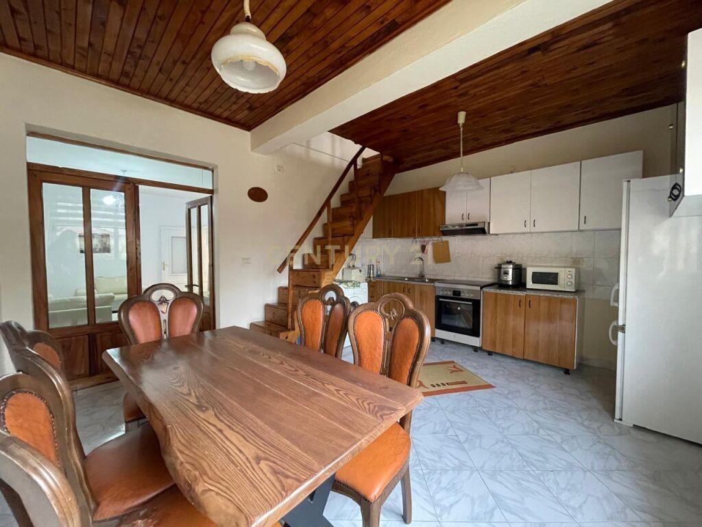 Qira Apartament 1+1+1 Rruga e Dibres