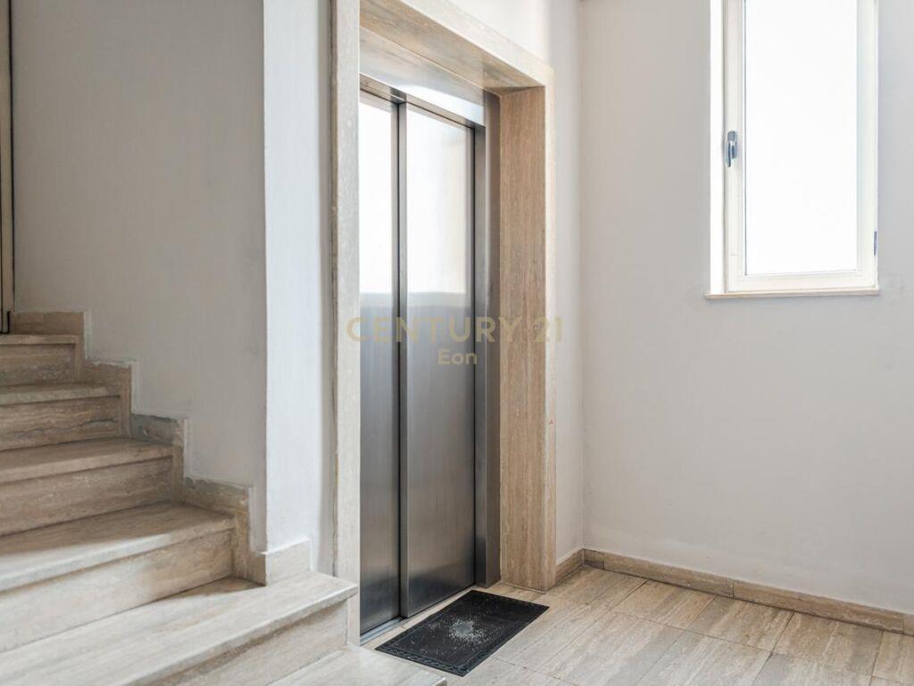 SHITET SUPER DUPLEX LUKSOZ NE QENDER TE DURRESIT!