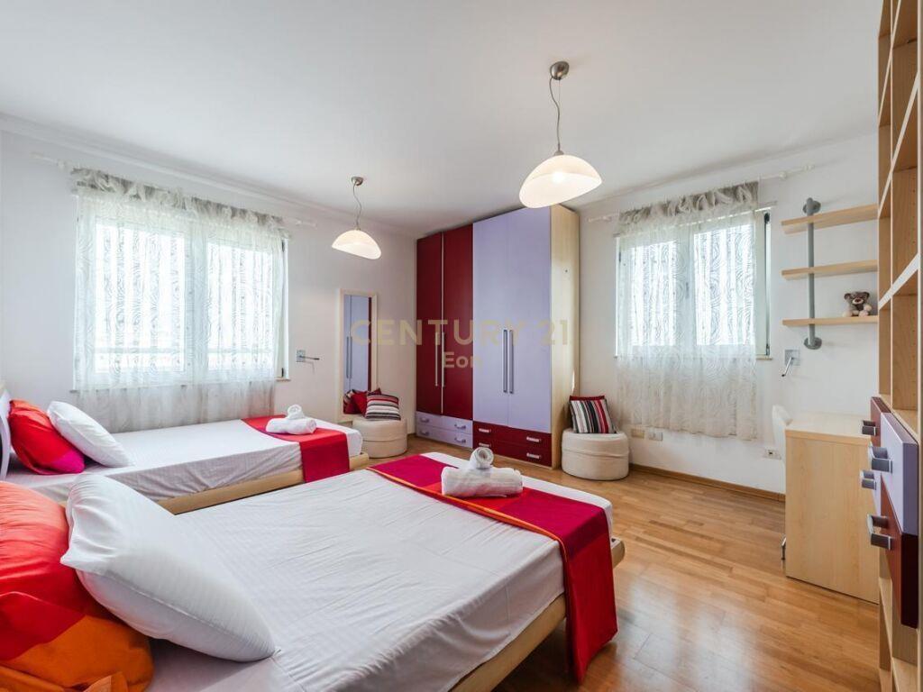 SHITET SUPER DUPLEX LUKSOZ NE QENDER TE DURRESIT!