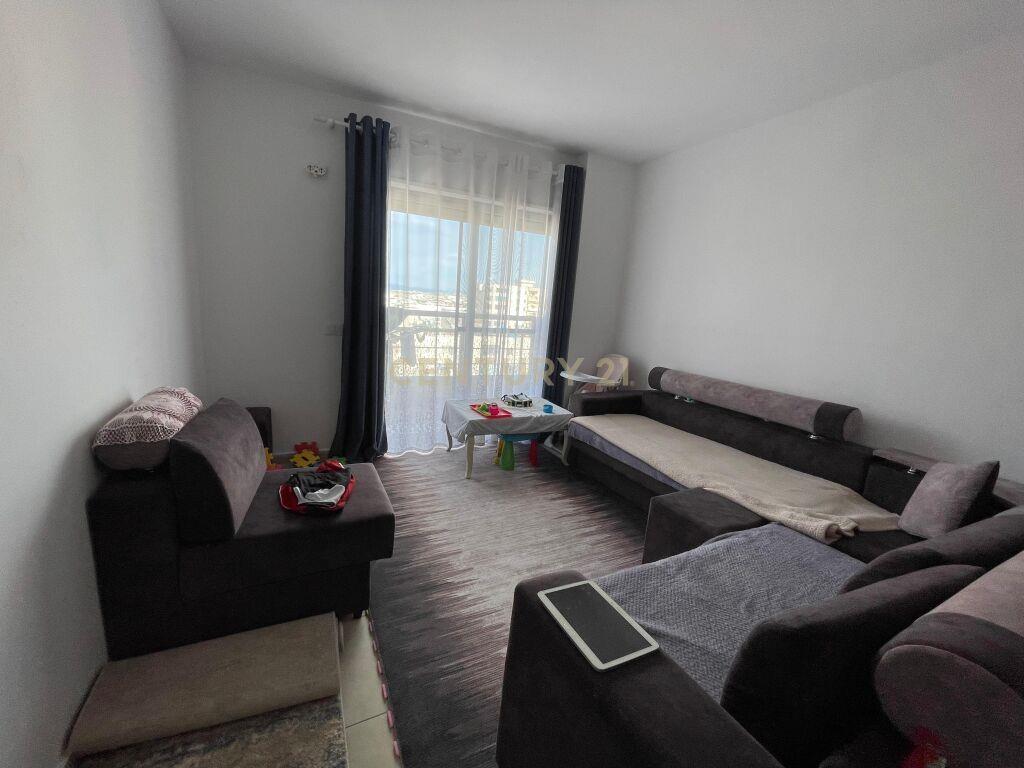 SHITET APARTAMENT 1+1 PRANE STADIUMIT!