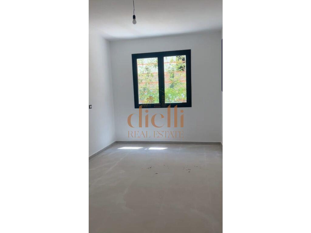 Shitet Apartament 2+1+2, ne Vlore (Prane Marina Bay Resort &