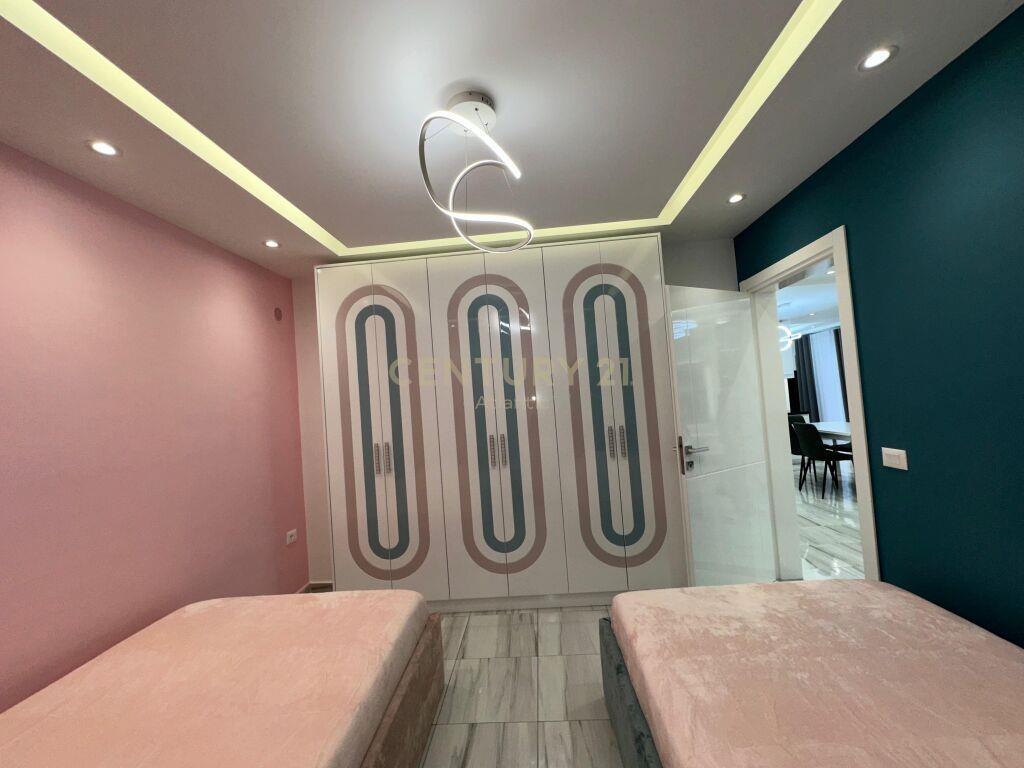 SHITET APARTAMENT 2+1 TEK SHKEMBI KAVAJES!