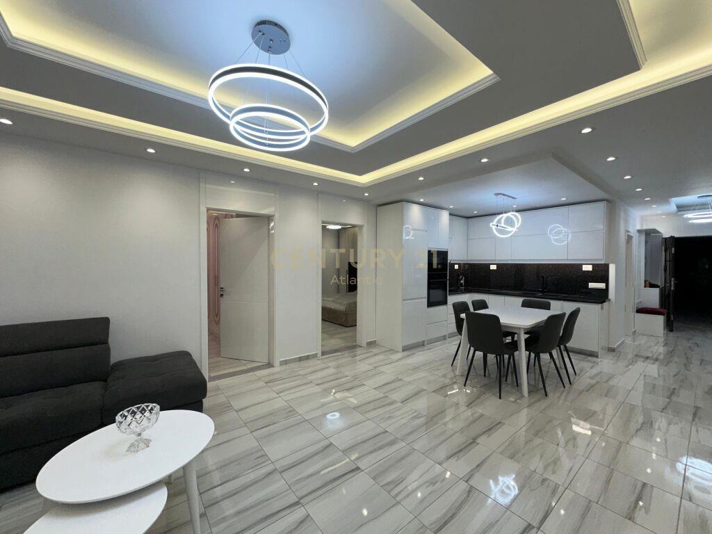 SHITET APARTAMENT 2+1 TEK SHKEMBI KAVAJES!