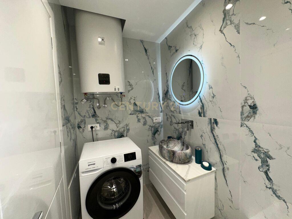 SHITET APARTAMENT 2+1 TEK SHKEMBI KAVAJES!