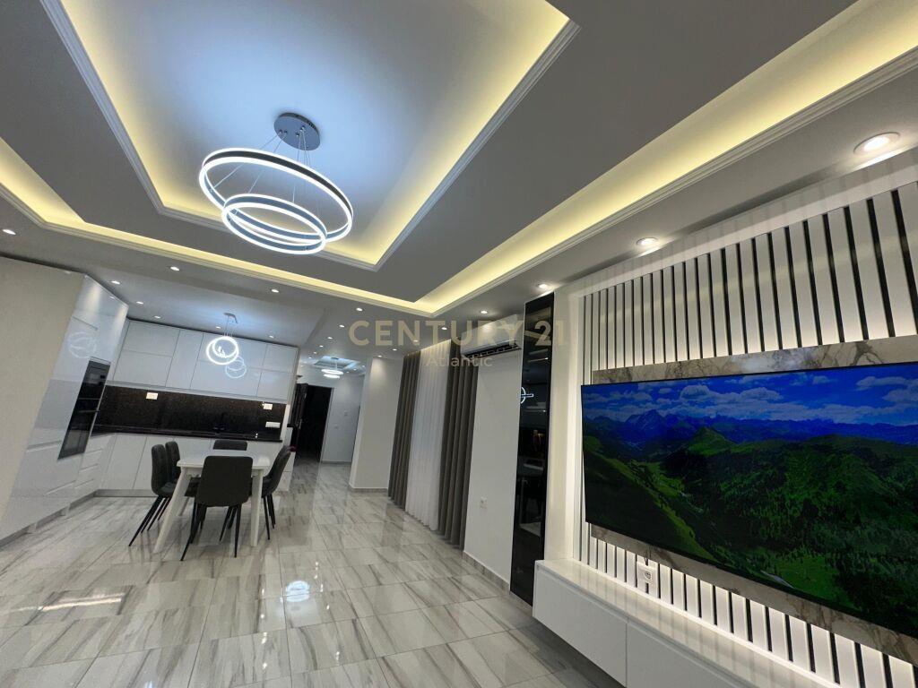 SHITET APARTAMENT 2+1 TEK SHKEMBI KAVAJES!