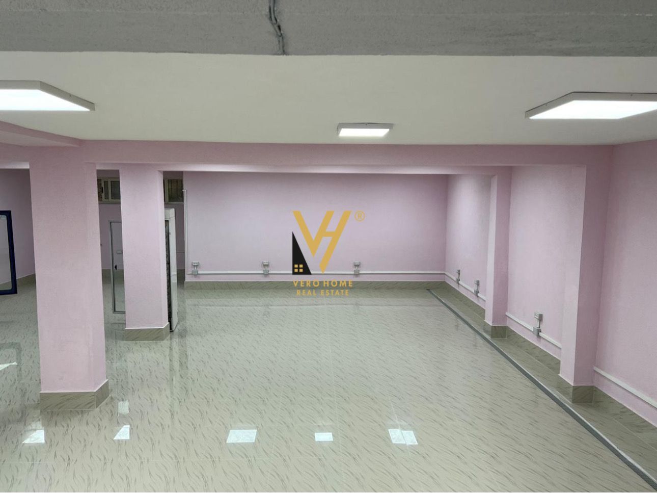 AMBJENT 130 M2 TE XHAMIA E TABAKEVE 650 EURO