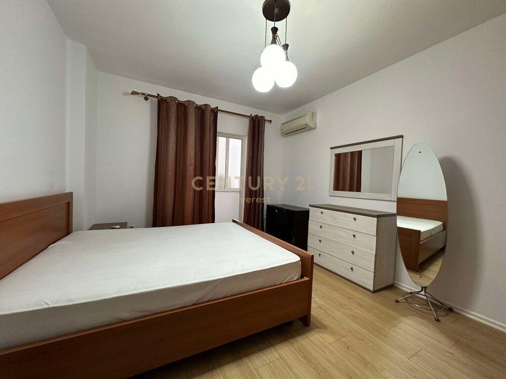 Jepet apartament 2+1 me qera Tek Ish Blloku