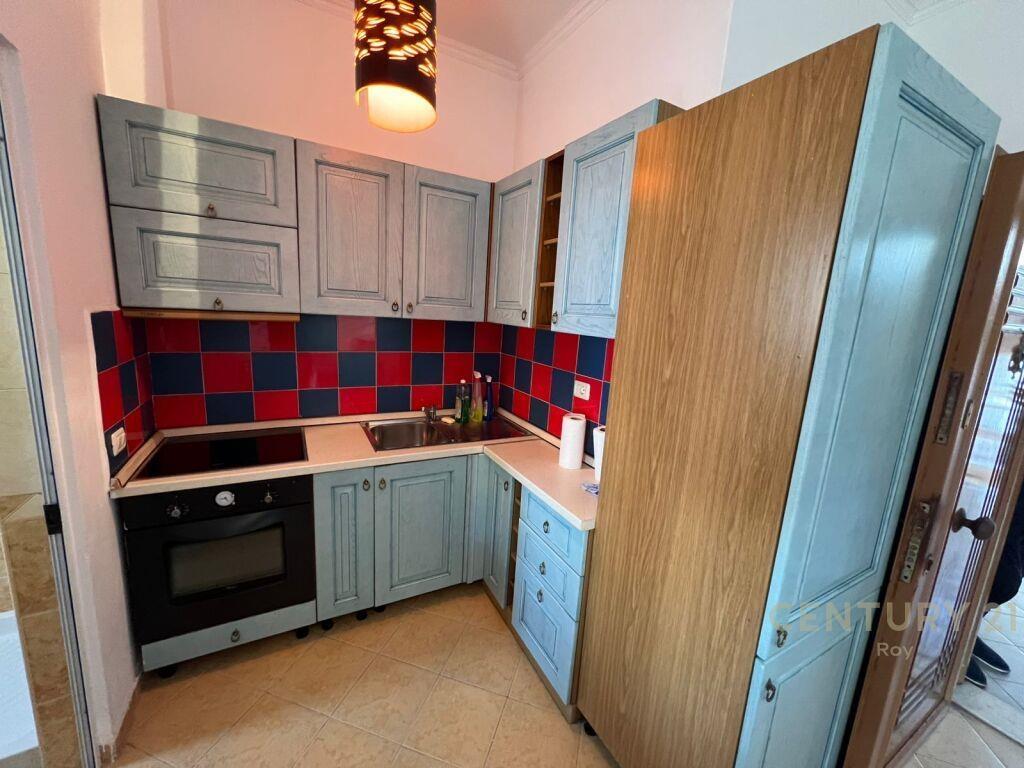 SHITET GARSONIERE TEK FLOWER HOTEL!