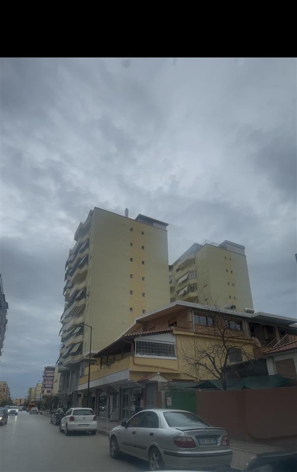 Apartment 2+1 Fier qender pallat i ri