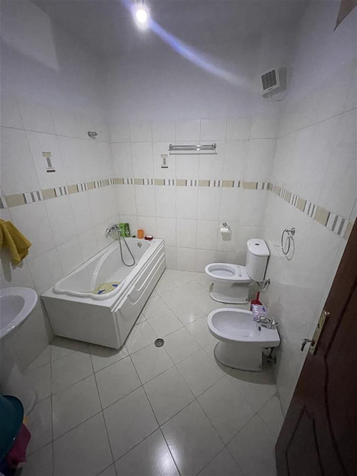 Apartment 2+1 Fier qender pallat i ri