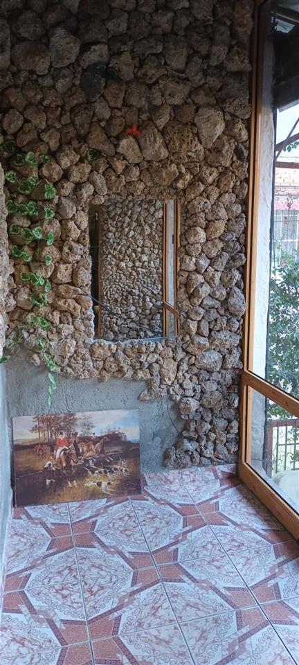 Hyrje ne kat te pare me qera