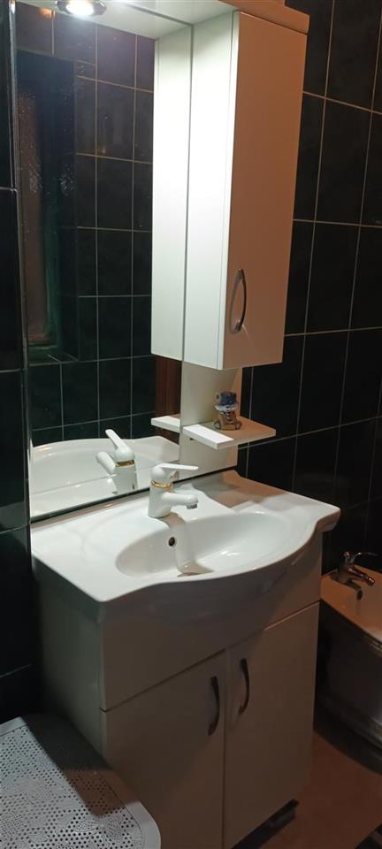 Hyrje ne kat te pare me qera