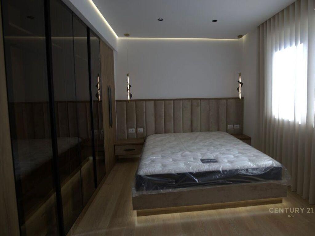 Vile Luksoze ne Petrele