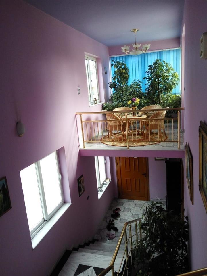 Shitet vilë 3 katëshe tek lagja 16 prilli