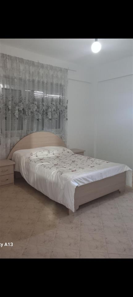 Shtepi me oborr per qera ,te Pyjorja 3 dhoma gjumi