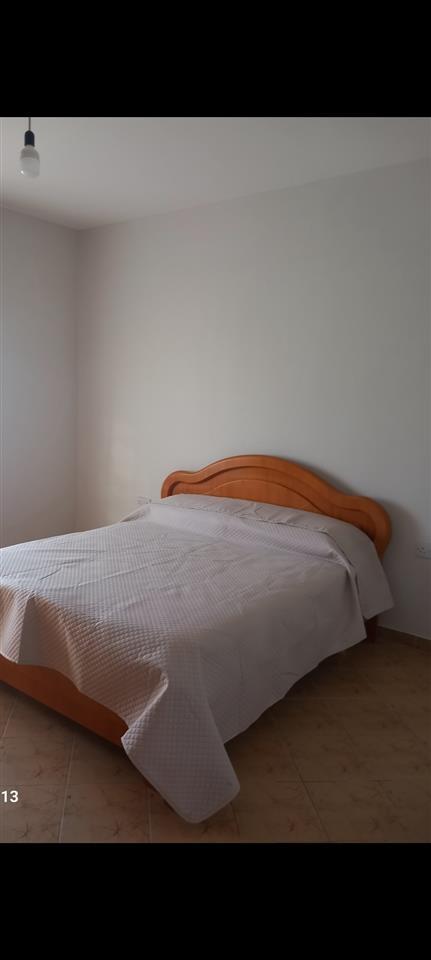 Shtepi me oborr per qera ,te Pyjorja 3 dhoma gjumi