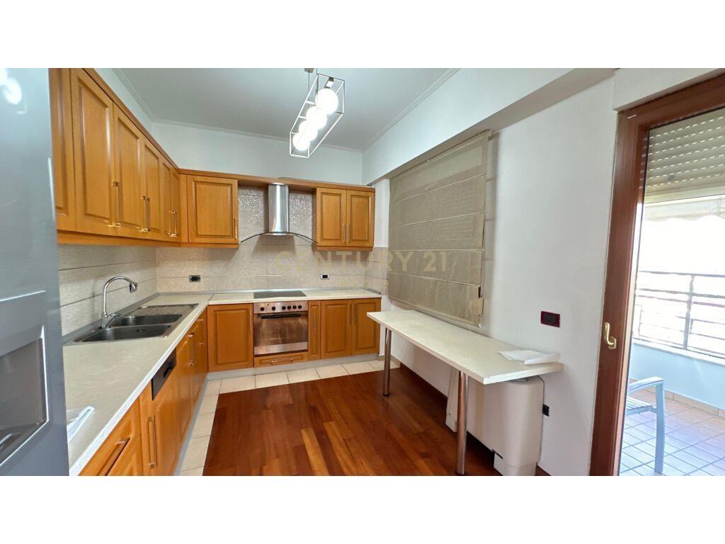 Apartament 3+1 per Qira tek Kompleksi Dinamo