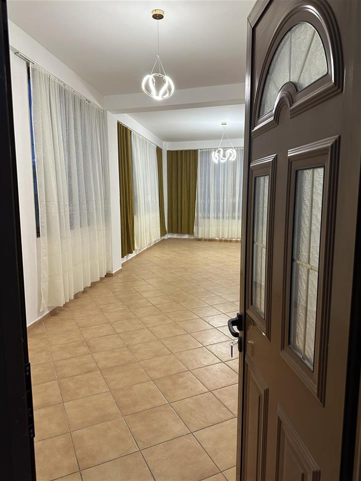 QERA 2+1+1+1 sallon RRUGA balla Tirane