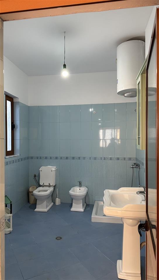 QERA 1+1+1+SALLON + 2 BALLKONE 3,5 km NGA QENTRA TIRANE