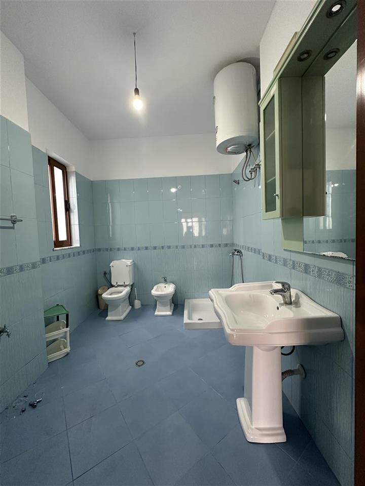 TIRANE SHTEPI ME QERA 3+1 RRUGA BALLA