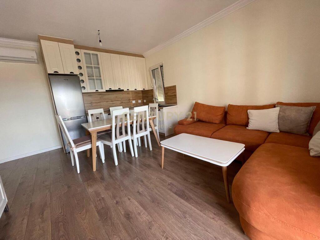 JEPET ME QIRA APARTAMENT PRANE STADIUMIT NE DURRES !