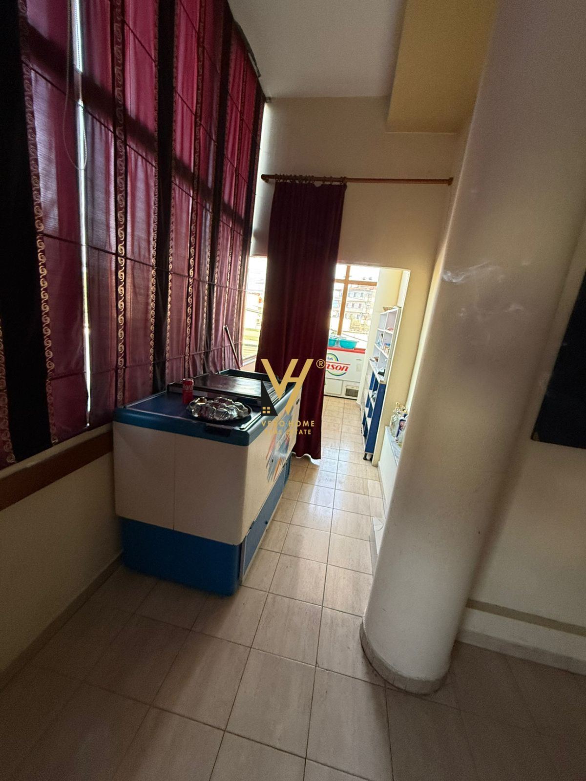 BAR-RESTORANT 500M2 NE MEZEZ 3.500 EURO