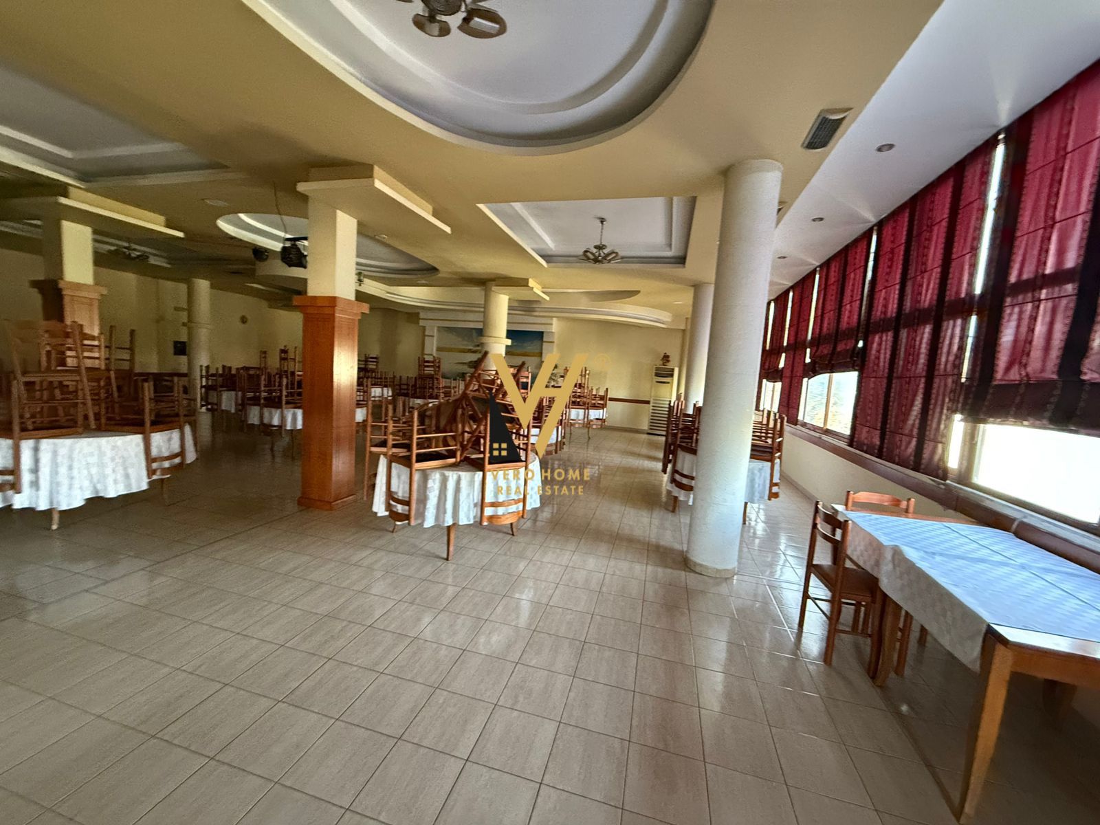 BAR-RESTORANT 500M2 NE MEZEZ 3.500 EURO