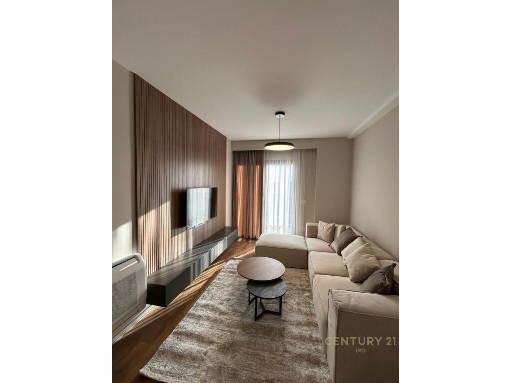 1+1 ME QIRA TEK GARDEN BUILDING!