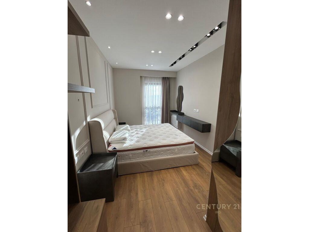 1+1 ME QIRA TEK GARDEN BUILDING!