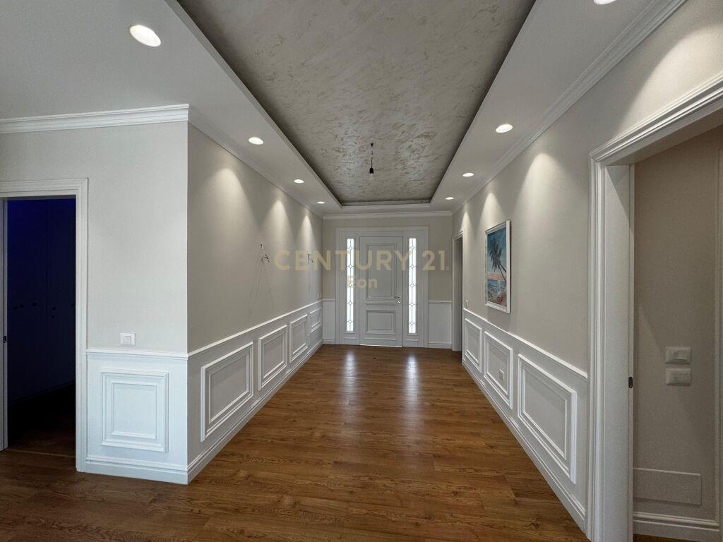 SHITET VILE LUKSOZE NE LAGJEN E RE DURRES!