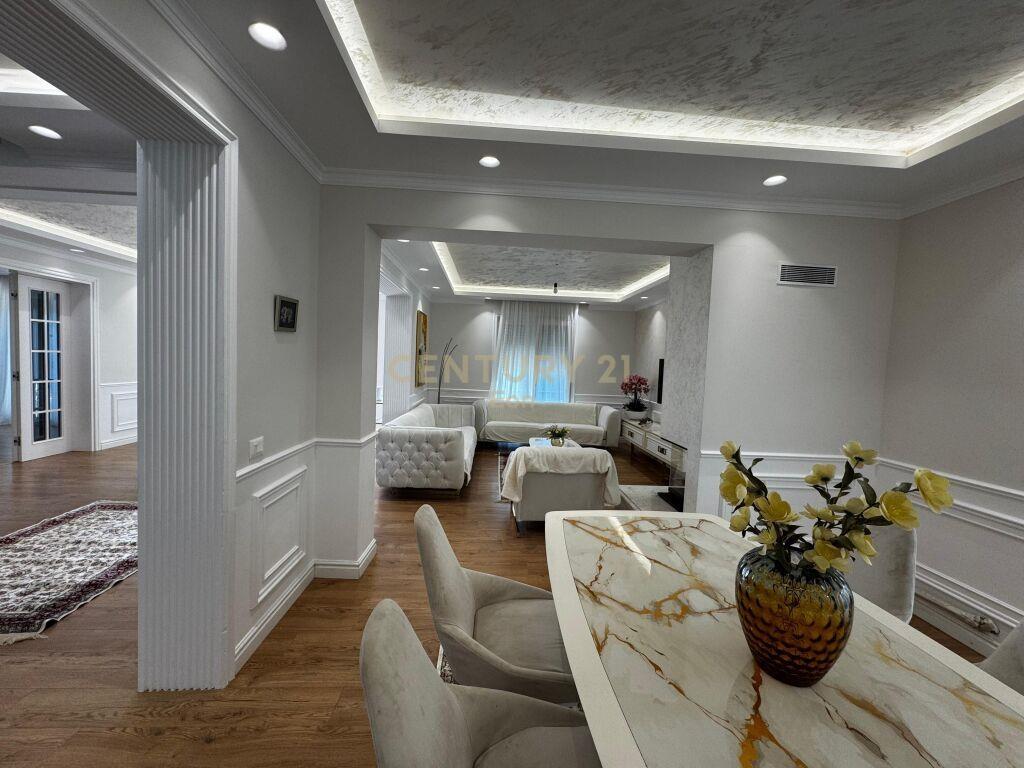 SHITET VILE LUKSOZE NE LAGJEN E RE DURRES!