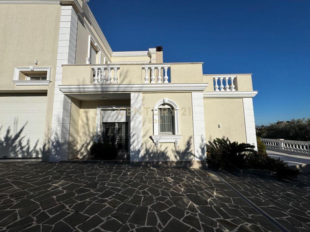 SHITET VILE LUKSOZE NE LAGJEN E RE DURRES!