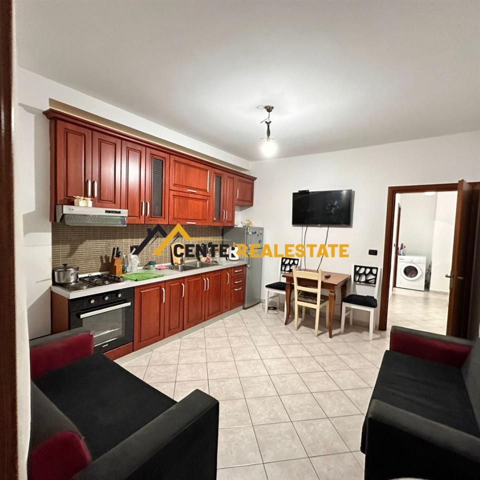 JEPET ME QIRA APARTAMENT 2+1 I MOBILUAR, ELBASAN.