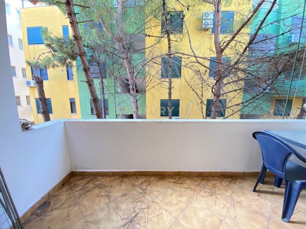 SHITET APARTAMENT 1+1 PRAN DETIT TEK SHKEMBI I KAVAJES !