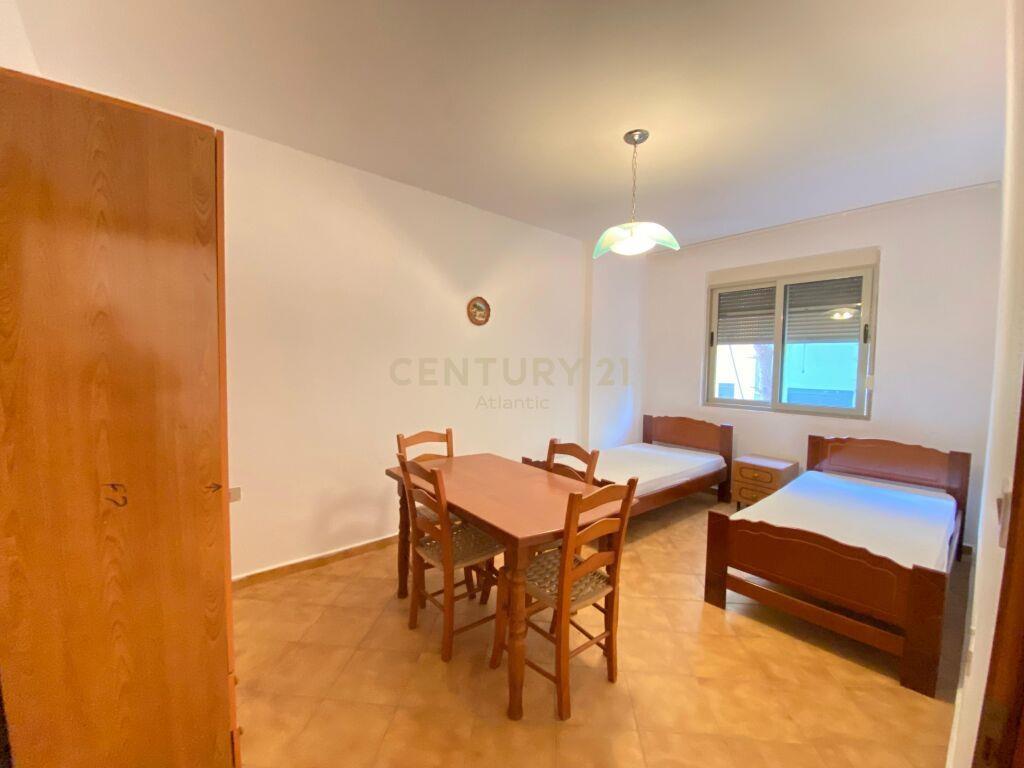 SHITET APARTAMENT 1+1 PRAN DETIT TEK SHKEMBI I KAVAJES !