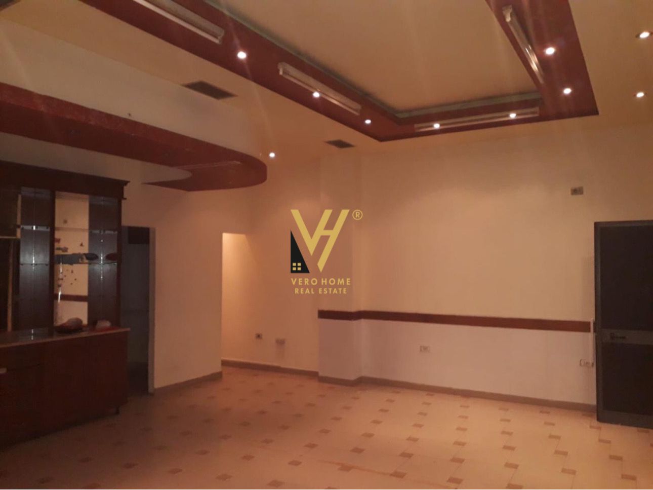 DYQAN 46 M2 ME QERA TE RRUGA E ELBASANIT 350 EURO