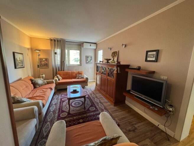 Apartament për shitje 2+1 në katin e parë te banimit të një