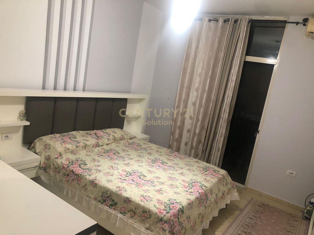 APARTAMENT 2+1 PER QIRA , TEK KOMUNA E PARISIT